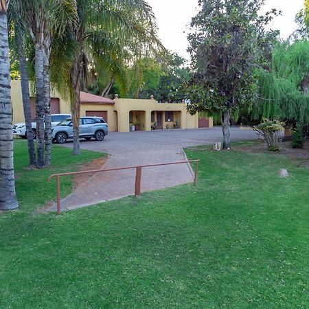 Sunriver Kalahari Lodge Riverside Stay In Upington Exterior photo